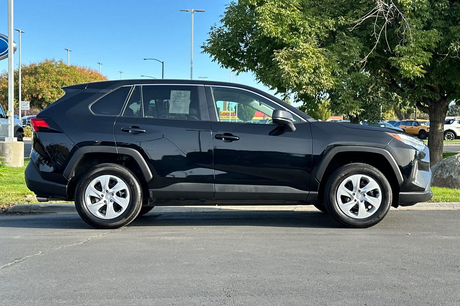 Used 2025 Toyota RAV4 LE AWD/4WD image 8