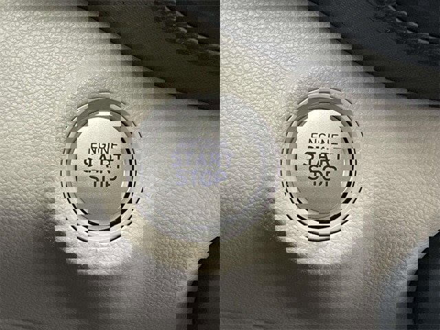 Used 2022 Hyundai Venue Limited image 25