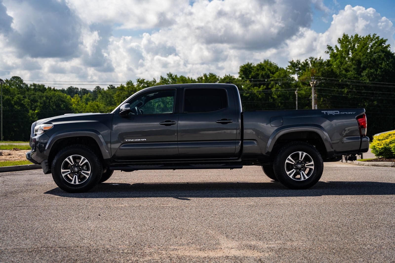 Used 2019 Toyota Tacoma TRD Sport RWD image 4