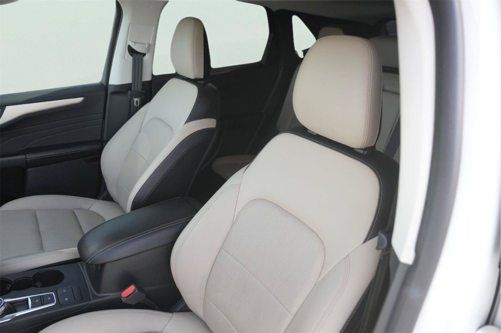 Certified 2022 Ford Escape SEL w/ Technology Package FWD image 10