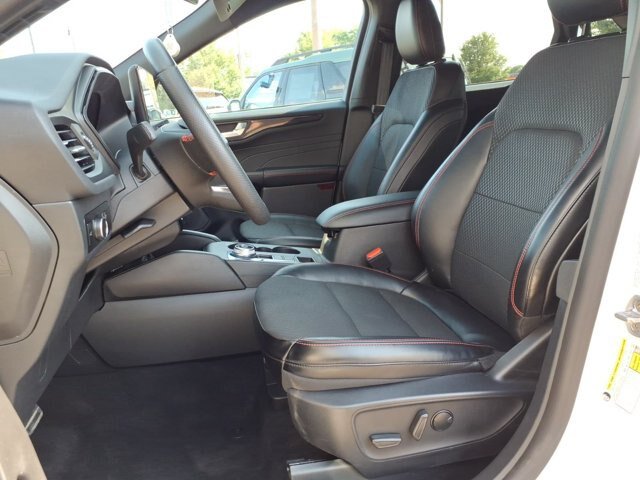 Certified 2024 Ford Escape ST-Line w/ Tech Pack #1 AWD/4WD image 3