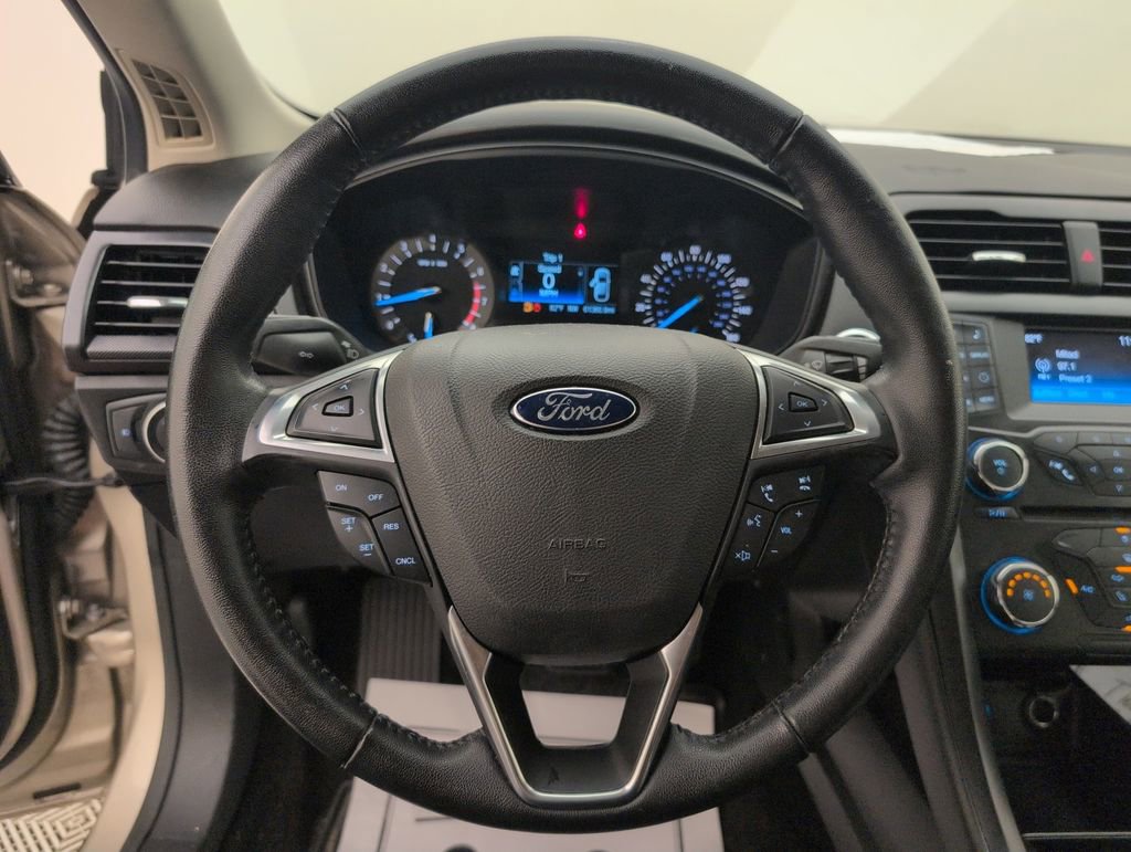 Certified 2018 Ford Fusion SE w/ Equipment Group 201A FWD image 34