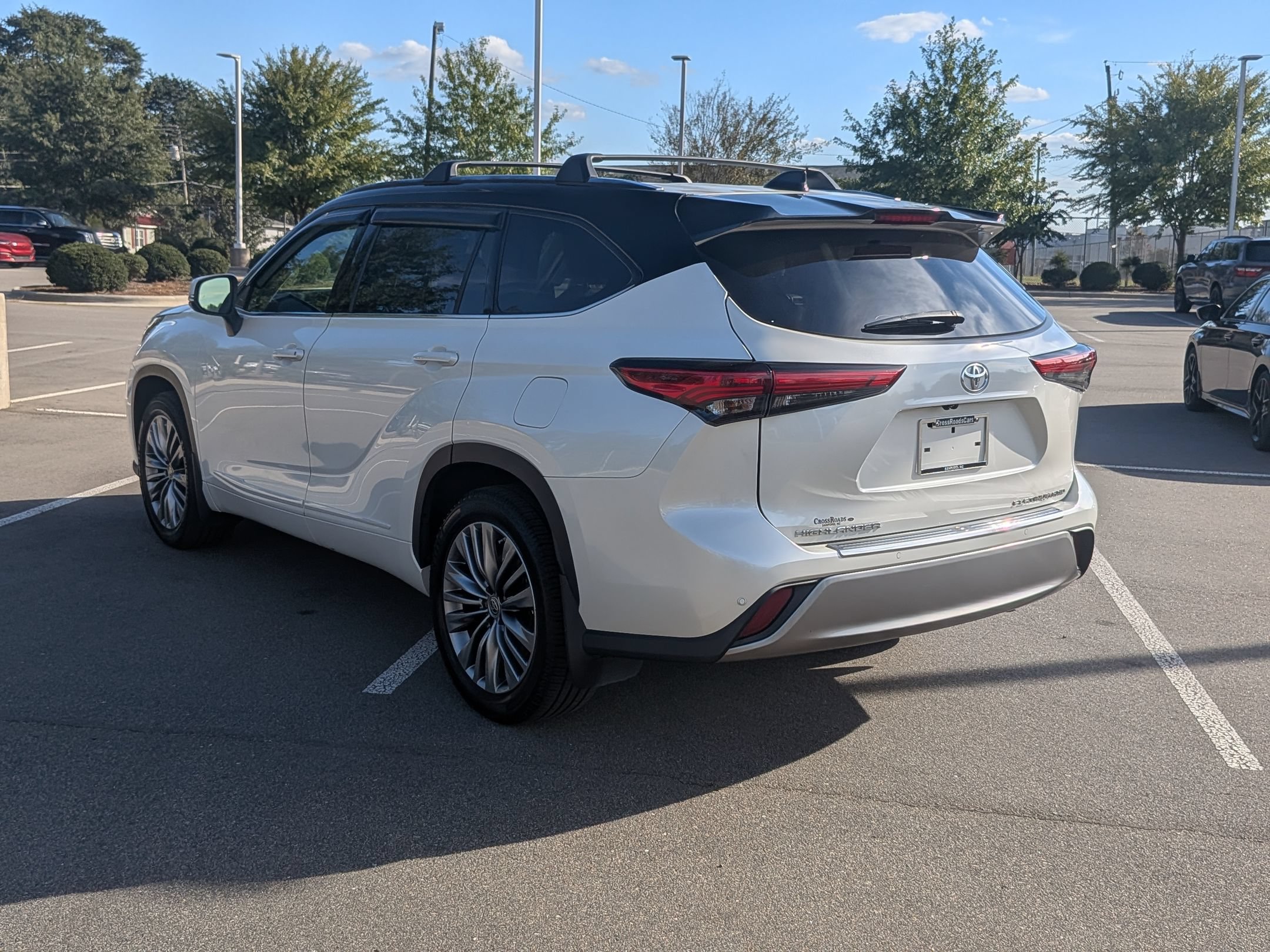 Used 2021 Toyota Highlander Platinum AWD/4WD image 6