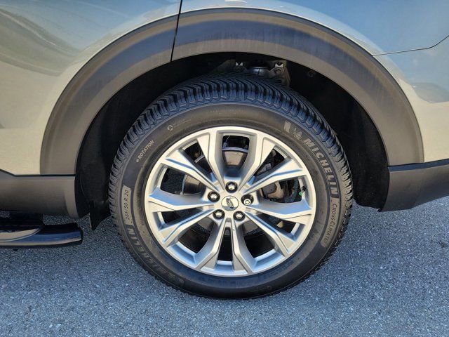 Certified 2020 Ford Explorer XLT w/ Equipment Group 202A image 9