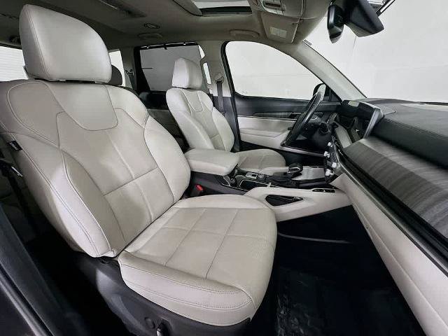 Used 2024 Kia Telluride EX w/ EX Captain's Chair Package FWD image 13