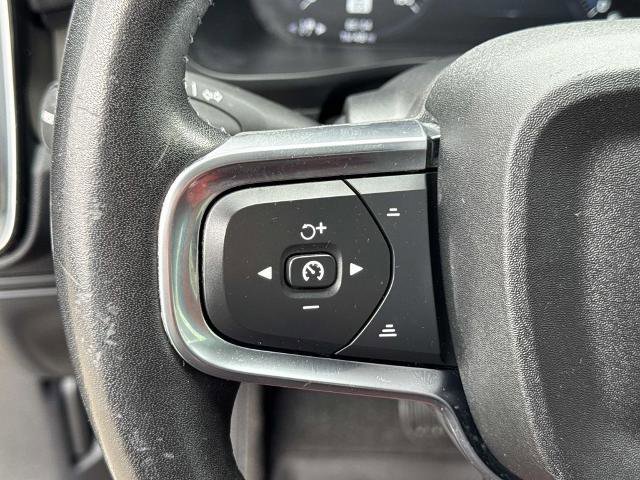 Used 2021 Volvo XC40 T4 Inscription FWD image 10