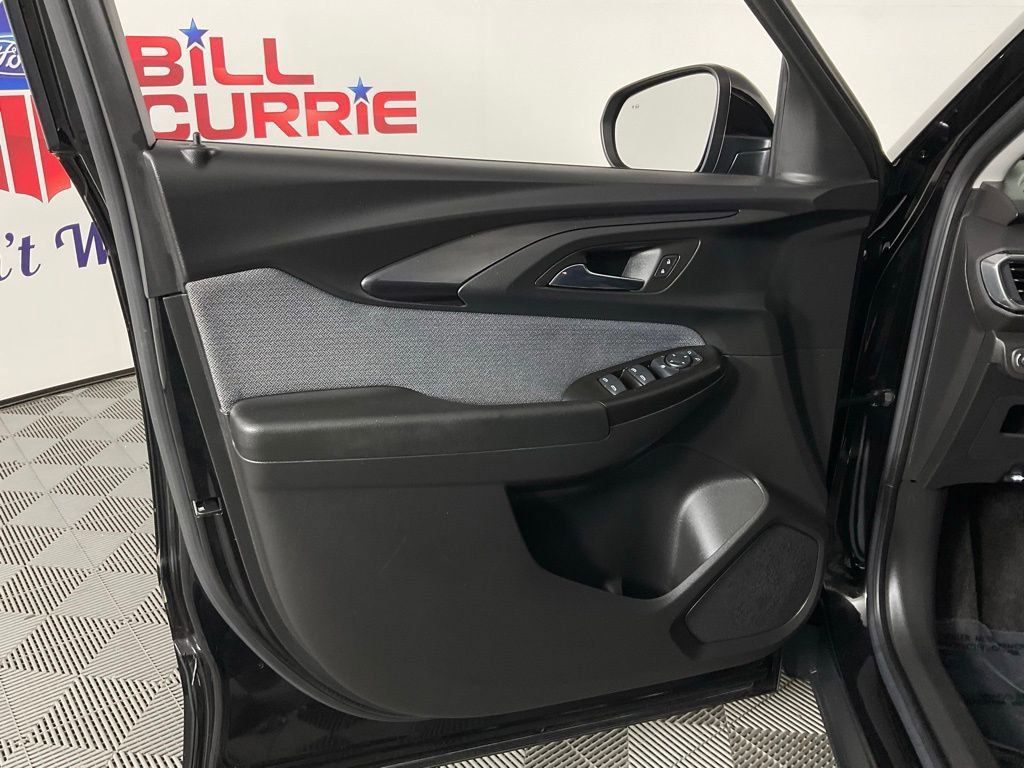 Used 2023 Chevrolet TrailBlazer LT w/ Convenience Package image 11