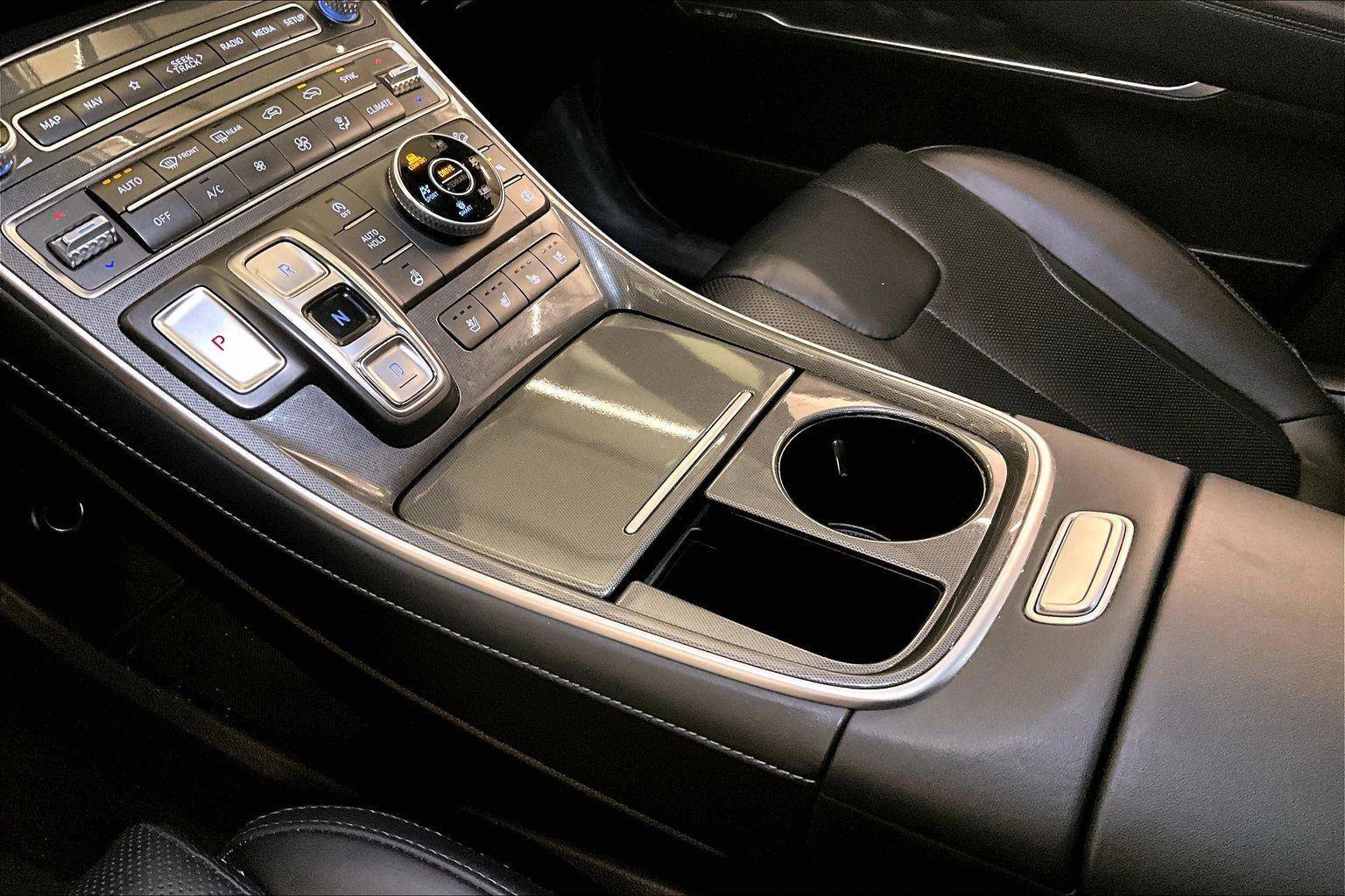 Used 2022 Hyundai Santa Fe Calligraphy image 16