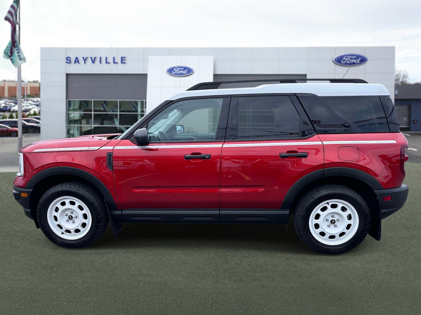 Certified 2024 Ford Bronco Sport Heritage w/ Heritage Convenience Package AWD/4WD image 2