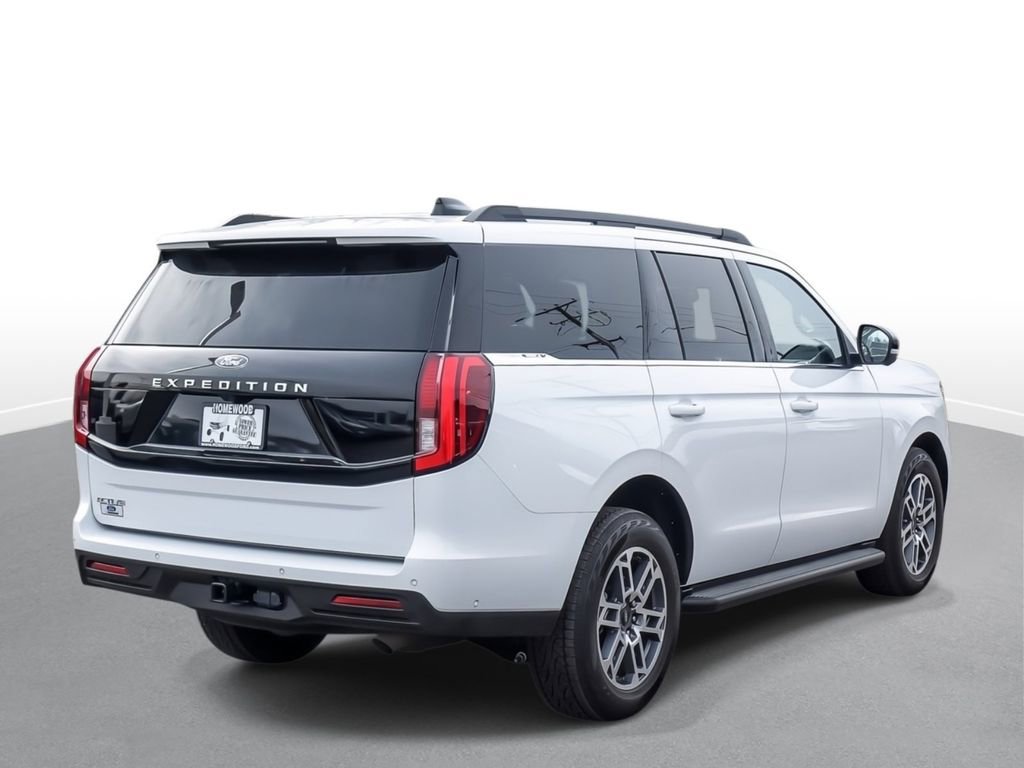 Certified 2025 Ford Expedition Active AWD/4WD image 8