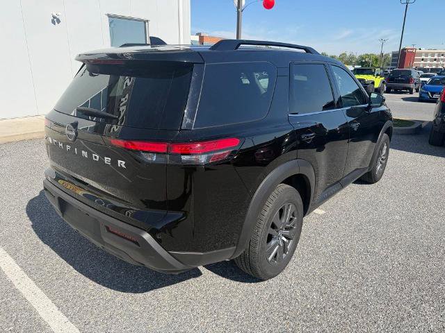 Used 2025 Nissan Pathfinder SV FWD image 8