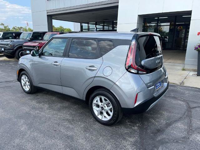 Used 2025 Kia Soul LX w/ LX Technology Package FWD image 4