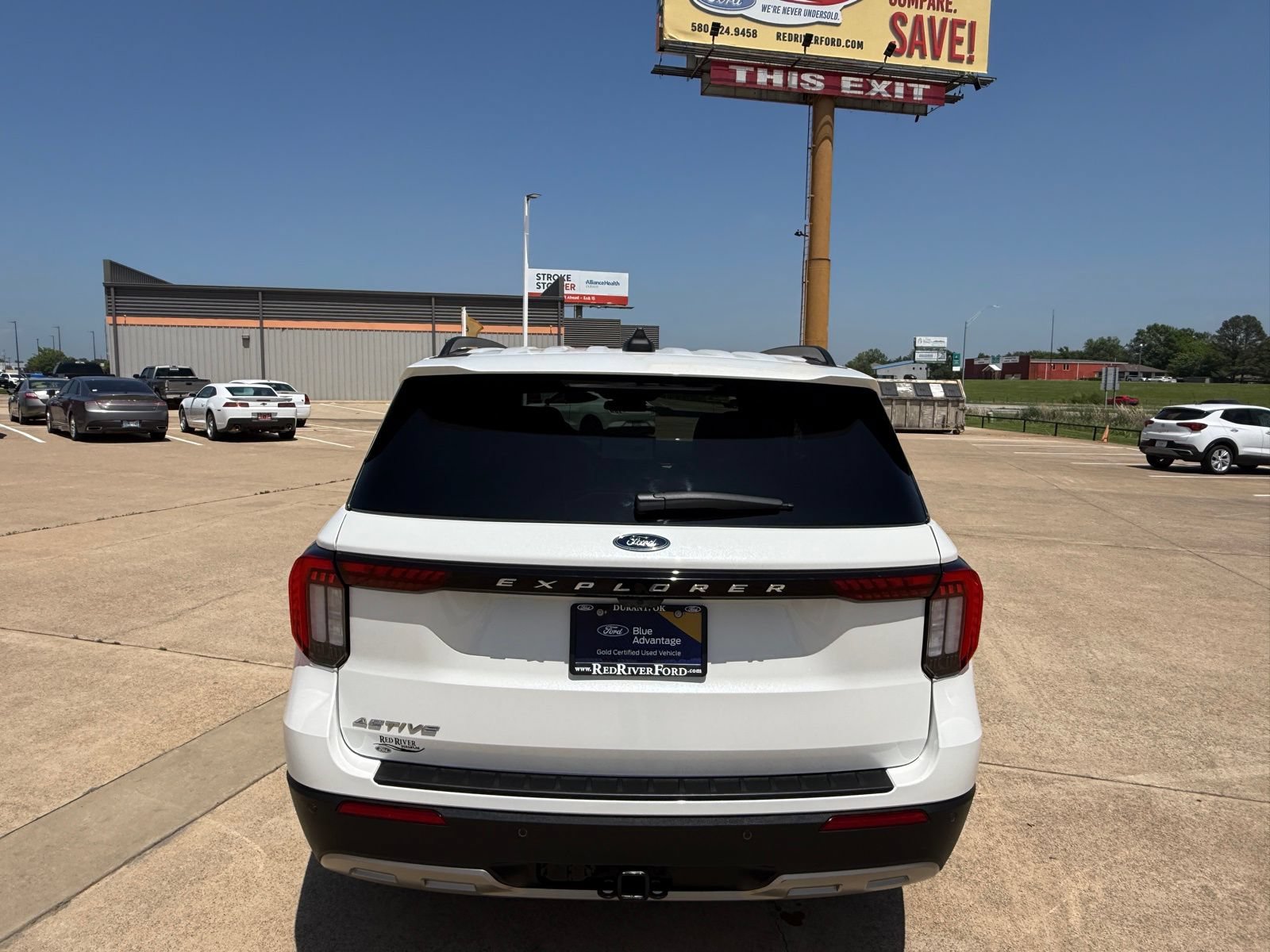 Certified 2025 Ford Explorer Active w/ Active Comfort Package RWD image 6