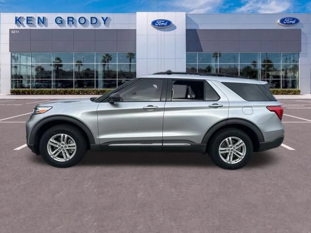 Certified 2021 Ford Explorer XLT w/ Equipment Group 202A AWD/4WD image 5