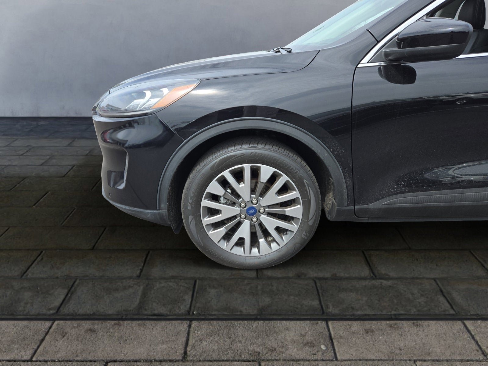Certified 2022 Ford Escape Titanium w/ Class II Trailer Tow Package AWD/4WD image 27