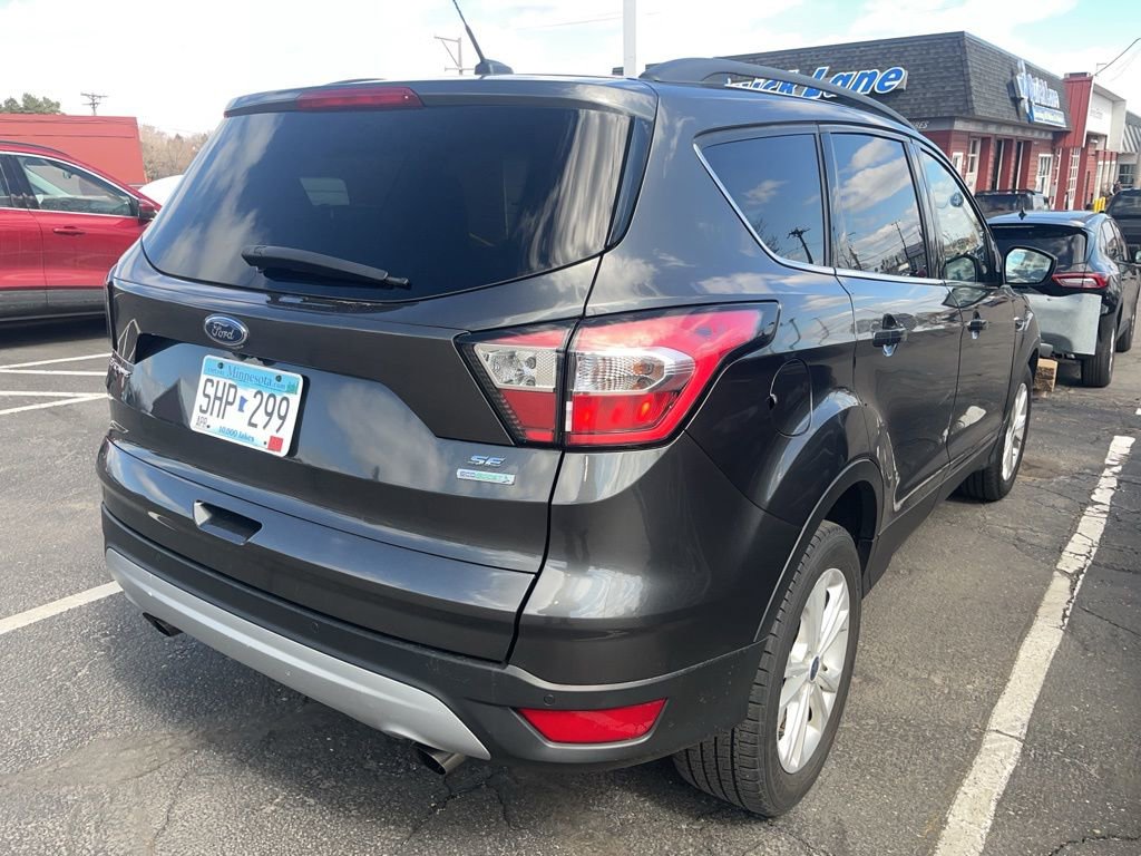 Certified 2017 Ford Escape SE w/ Equipment Group 201A image 3