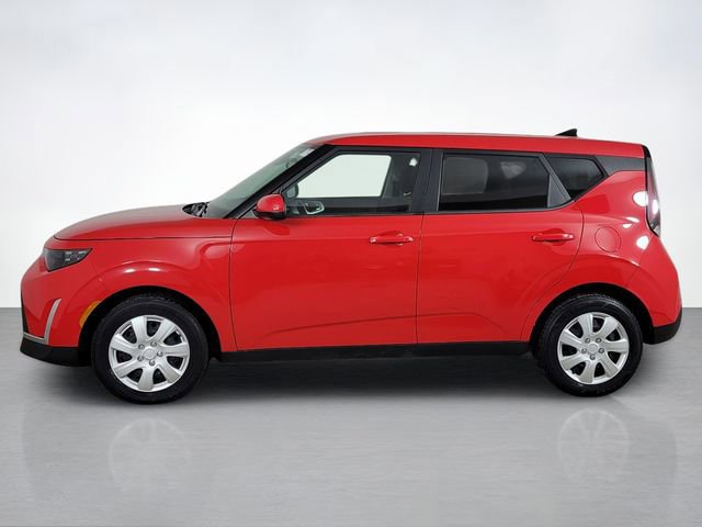 Used 2023 Kia Soul LX image 2