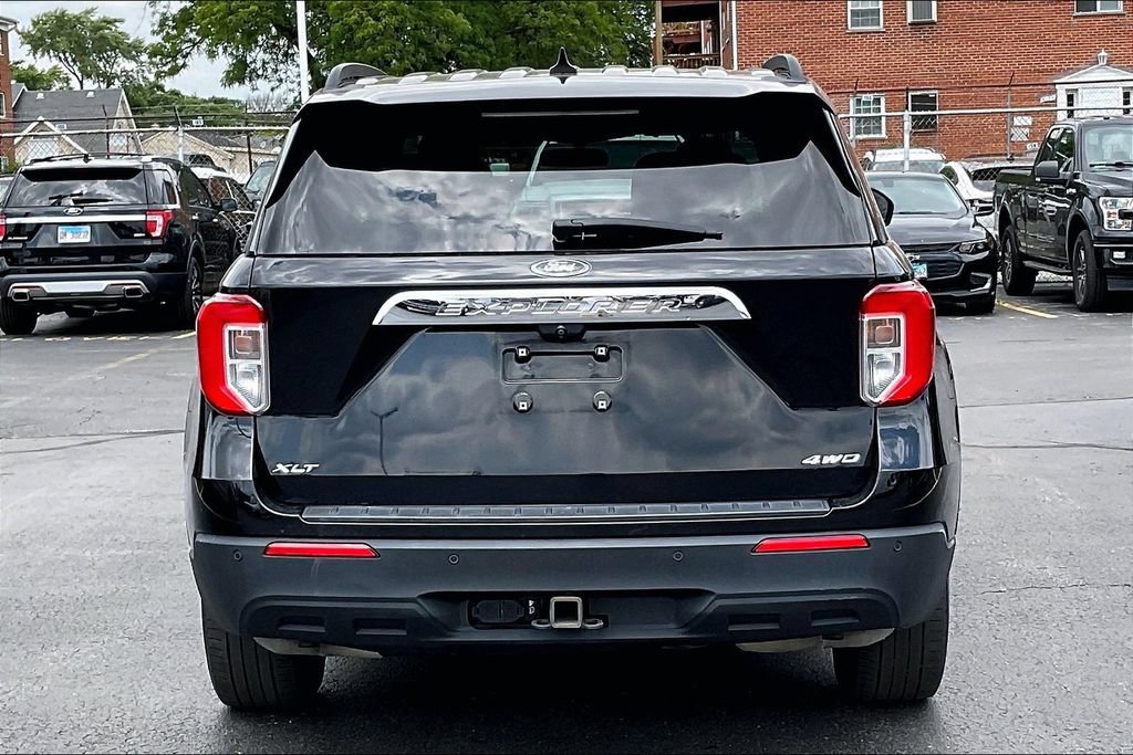 Certified 2022 Ford Explorer XLT AWD/4WD image 3