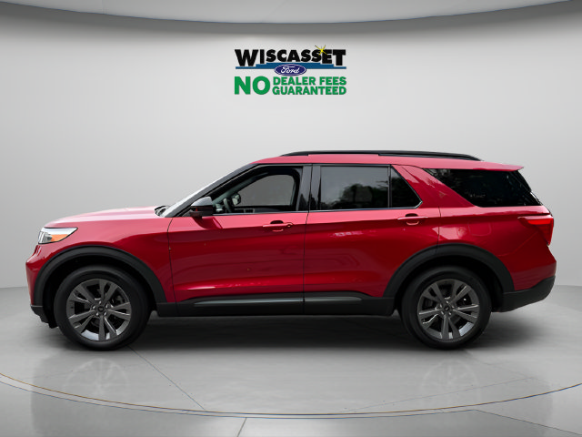 Certified 2023 Ford Explorer XLT w/ Equipment Group 202A AWD/4WD image 2