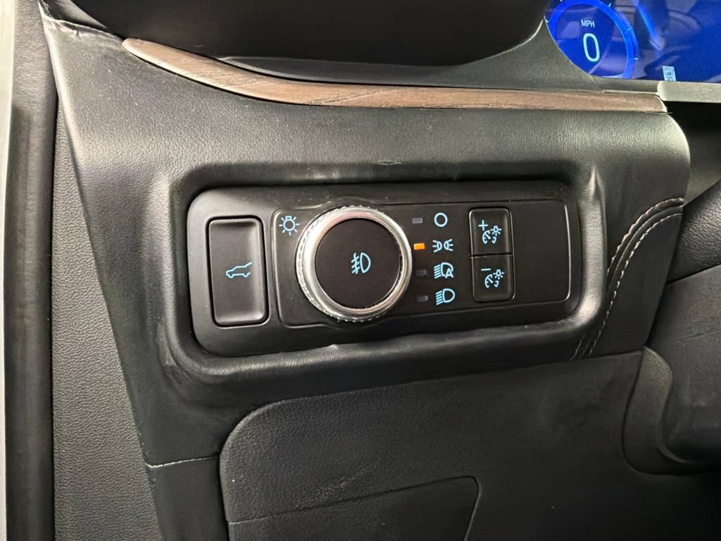 Certified 2023 Ford Explorer Platinum w/ Technology Package AWD/4WD image 24