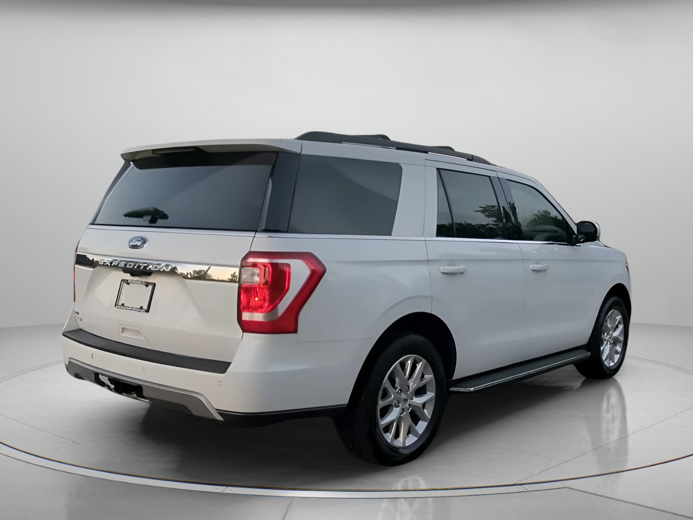 Certified 2021 Ford Expedition XLT RWD image 28