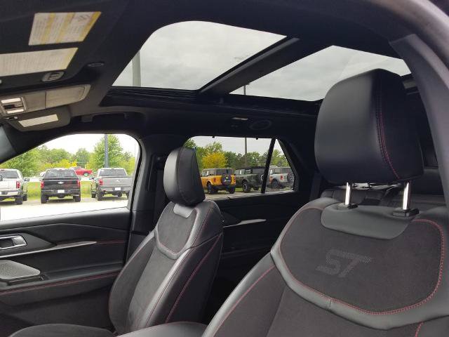 Certified 2025 Ford Explorer ST AWD/4WD image 15