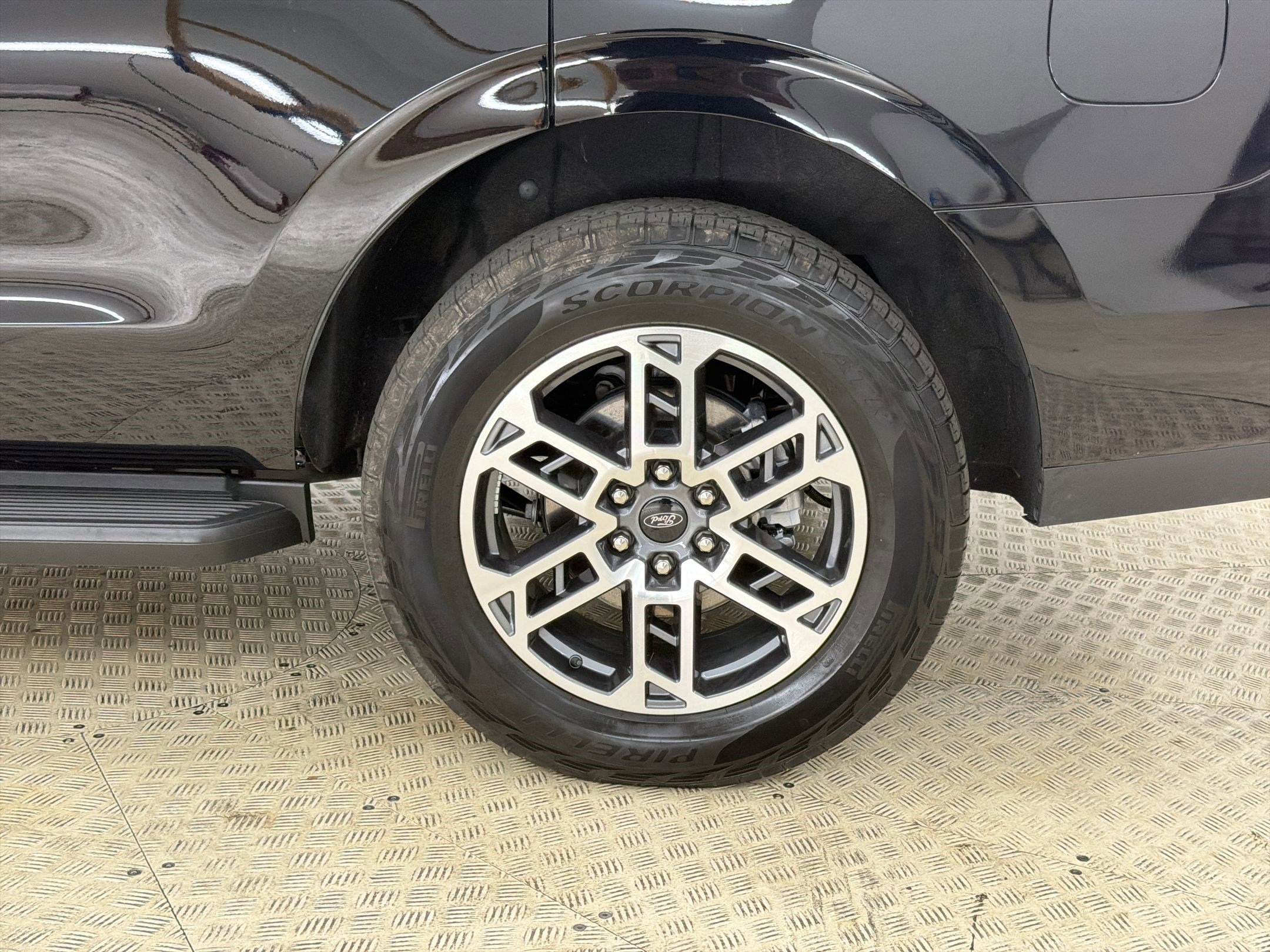 Certified 2025 Ford Expedition Active image 12