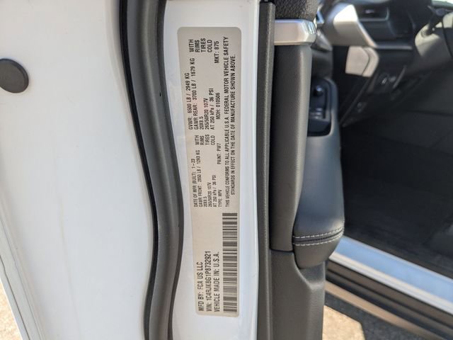 Used 2023 Jeep Grand Cherokee L Limited w/ Black Appearance Package AWD/4WD image 30