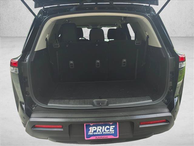 Used 2024 Nissan Pathfinder SV w/ Black Appearance Package AWD/4WD image 7