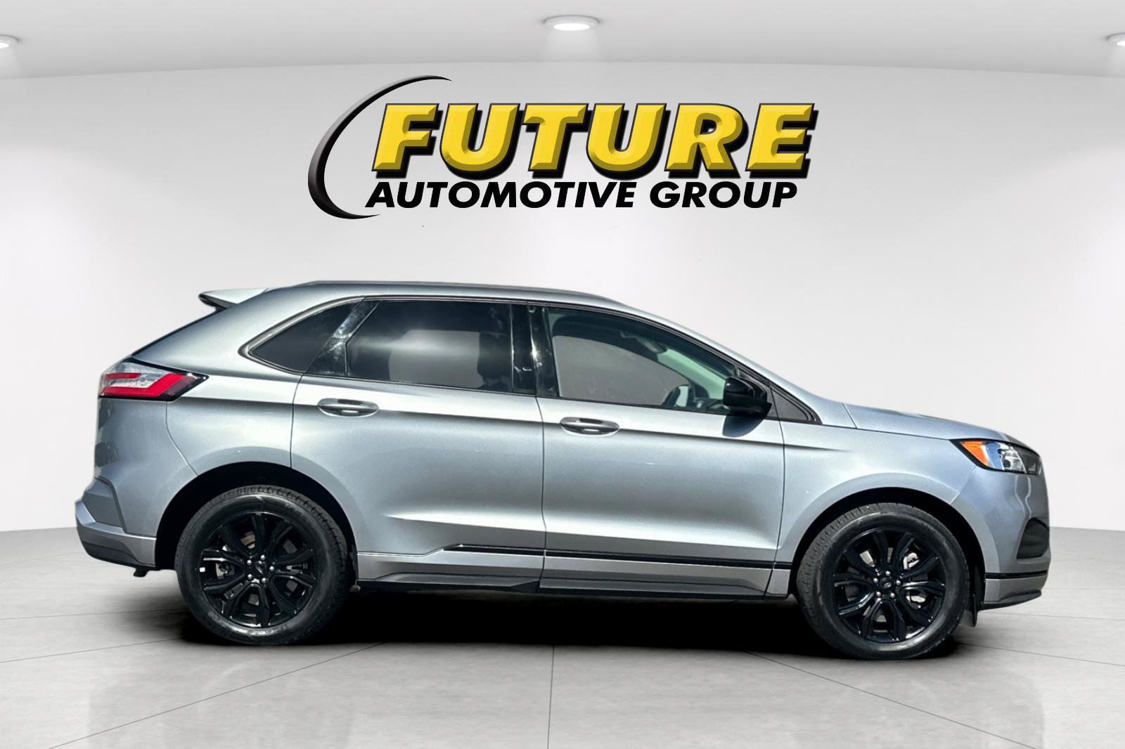 Certified 2024 Ford Edge SE w/ Black Appearance Package AWD/4WD image 2