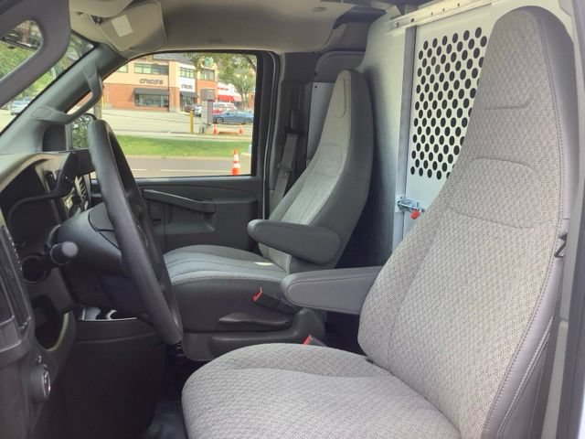 Used 2026 GMC Savana 2500 w/ Driver Convenience Package RWD image 21