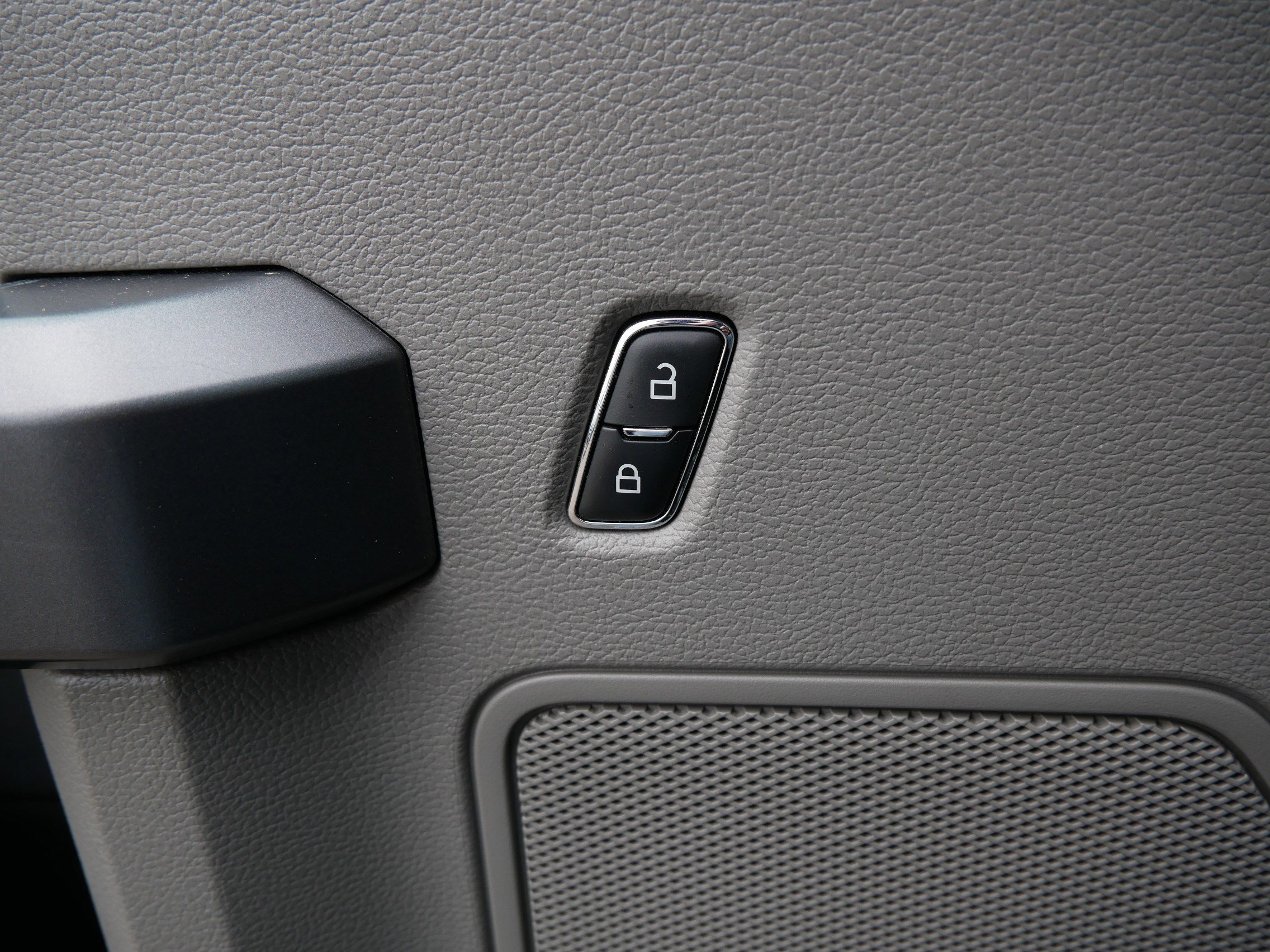 Certified 2018 Ford F150 XLT w/ Equipment Group 302A Luxury image 36