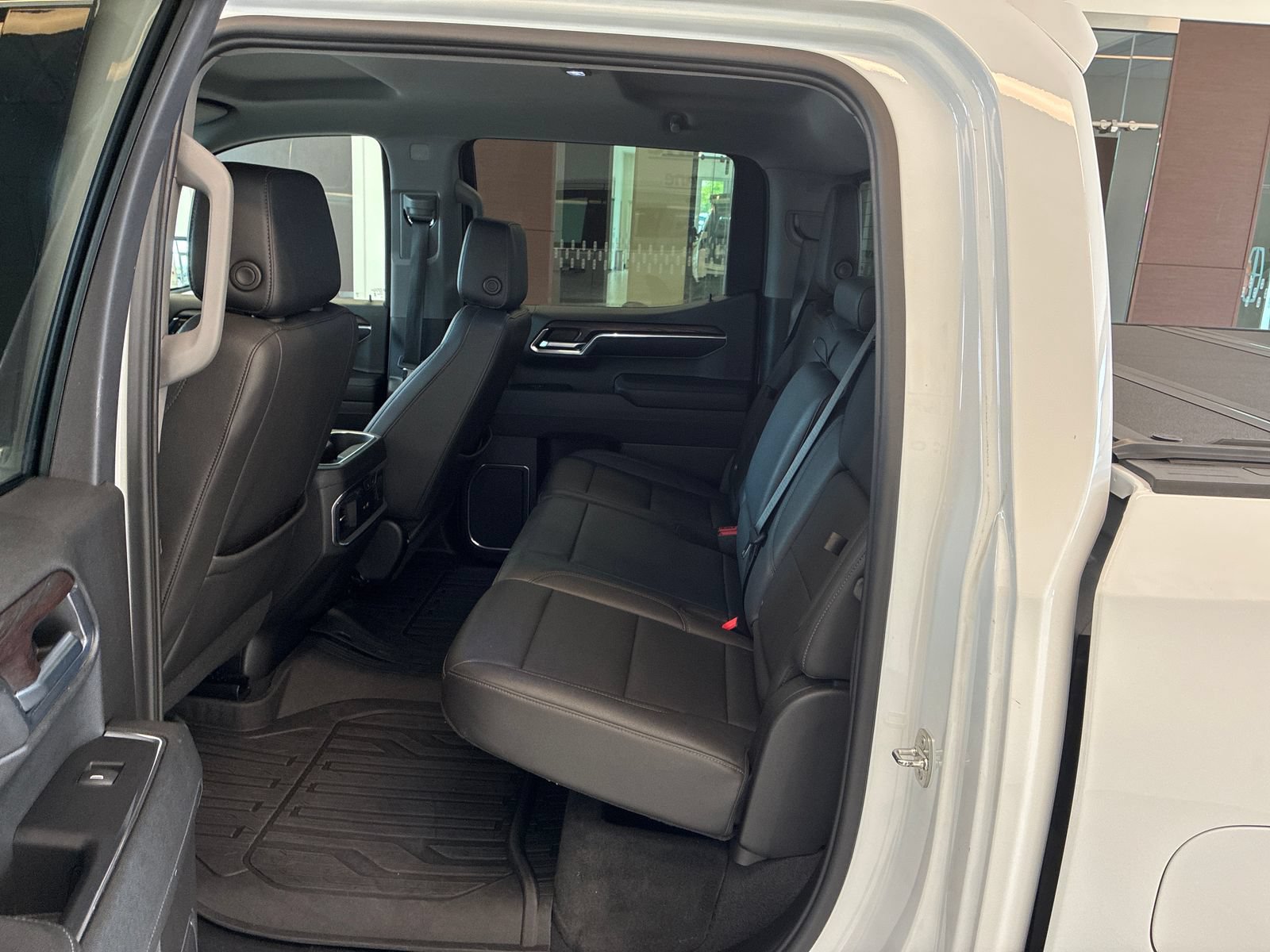 Used 2024 GMC Sierra 1500 SLT w/ SLT Convenience Package AWD/4WD image 10