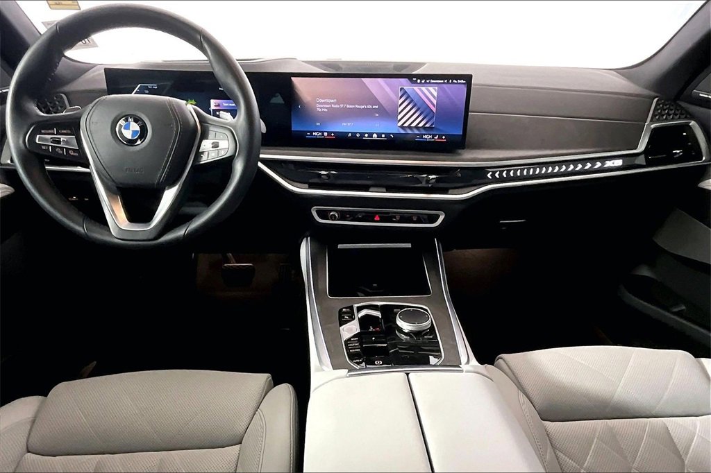 Used 2025 BMW X5 sDrive40i w/ Climate Comfort Package image 11