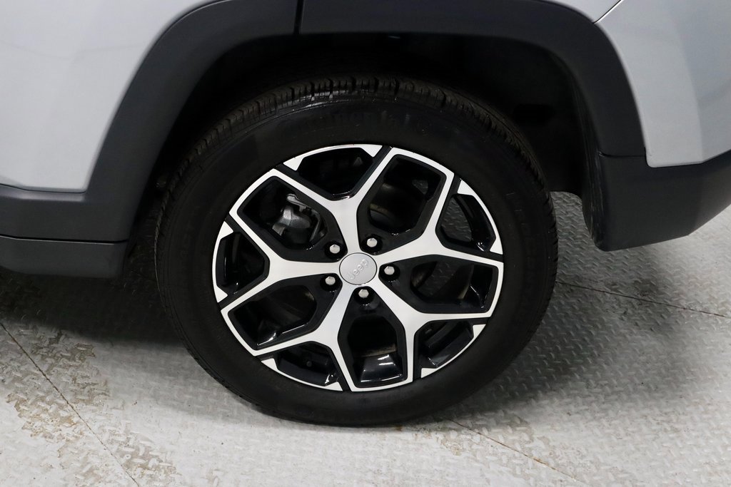 Used 2024 Jeep Compass Limited image 19