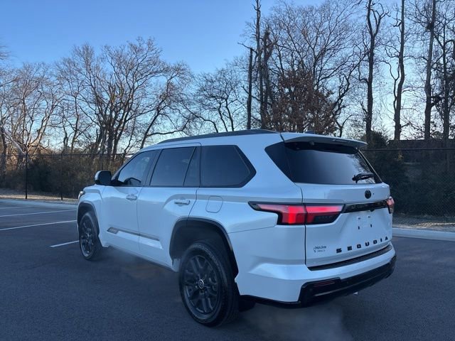 Used 2024 Toyota Sequoia Platinum image 3