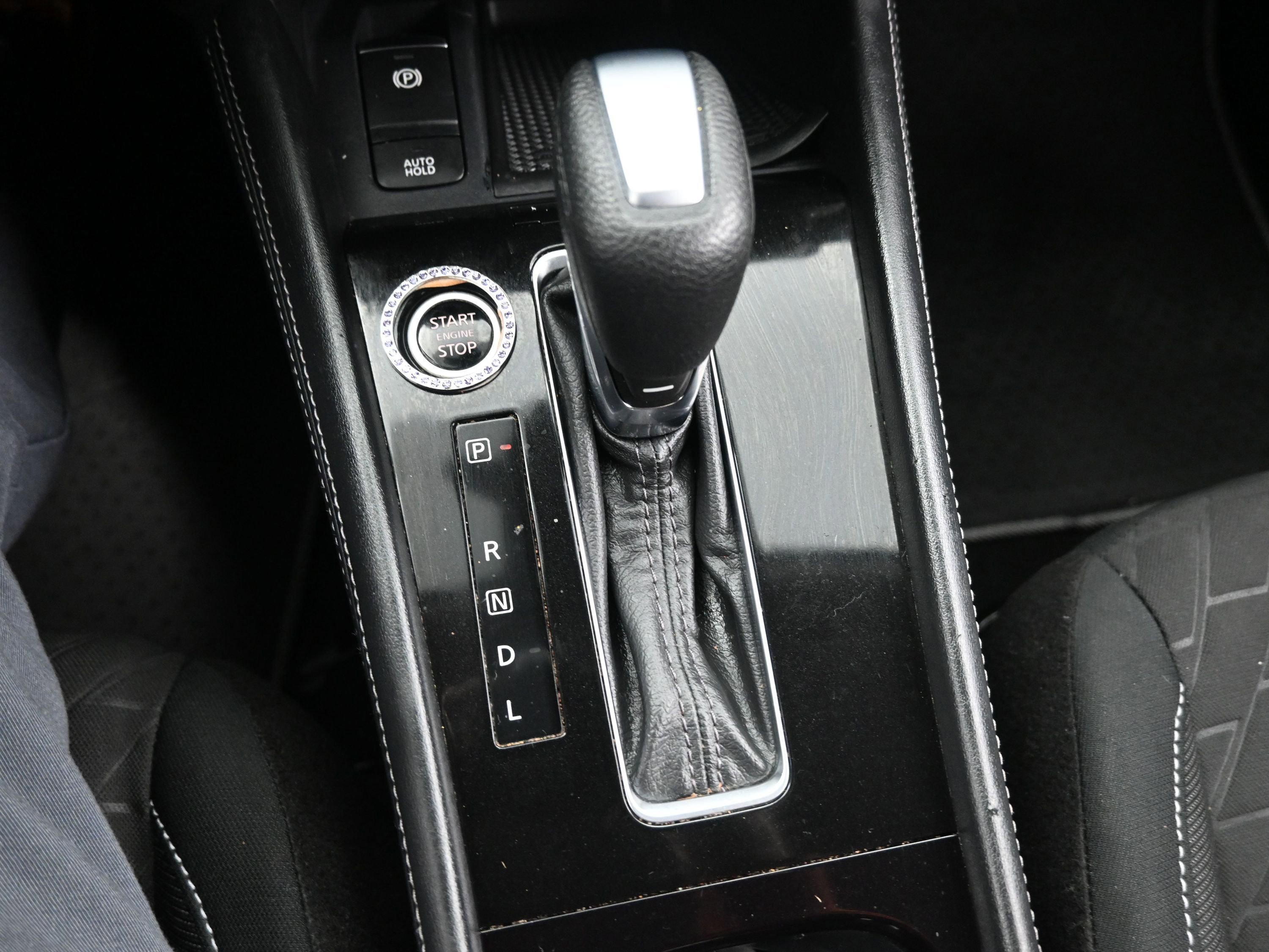 Used 2022 Nissan Kicks SV image 34