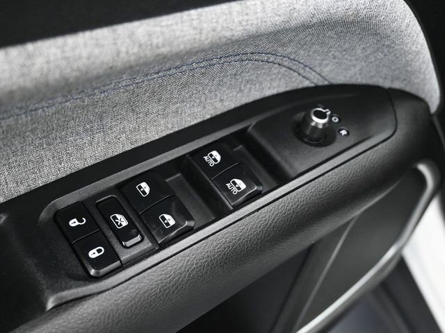 Used 2024 Jeep Compass Latitude image 14