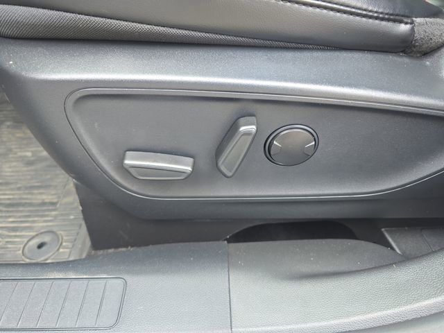 Certified 2024 Ford Escape ST-Line w/ Tech Pack #1 AWD/4WD image 17