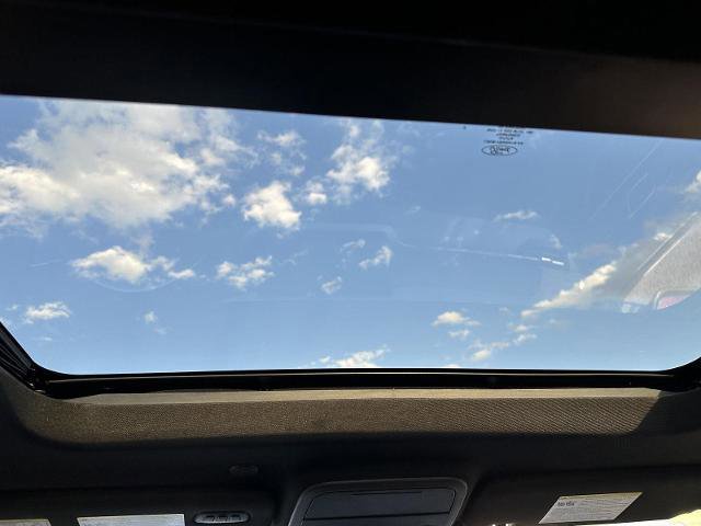 Certified 2025 Ford Explorer ST-Line w/ Premium Package image 23