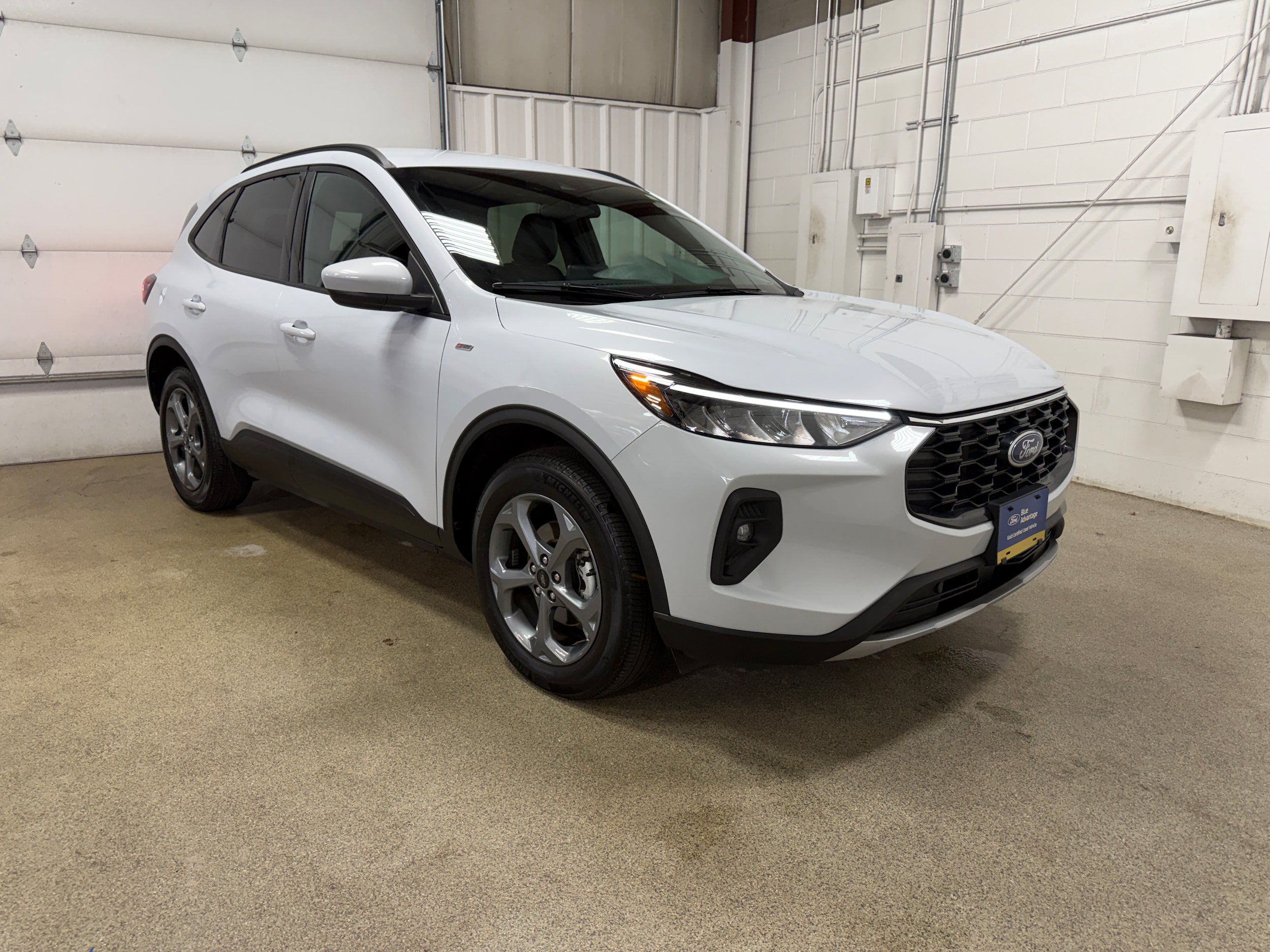 Certified 2025 Ford Escape ST-Line Select AWD/4WD image 5