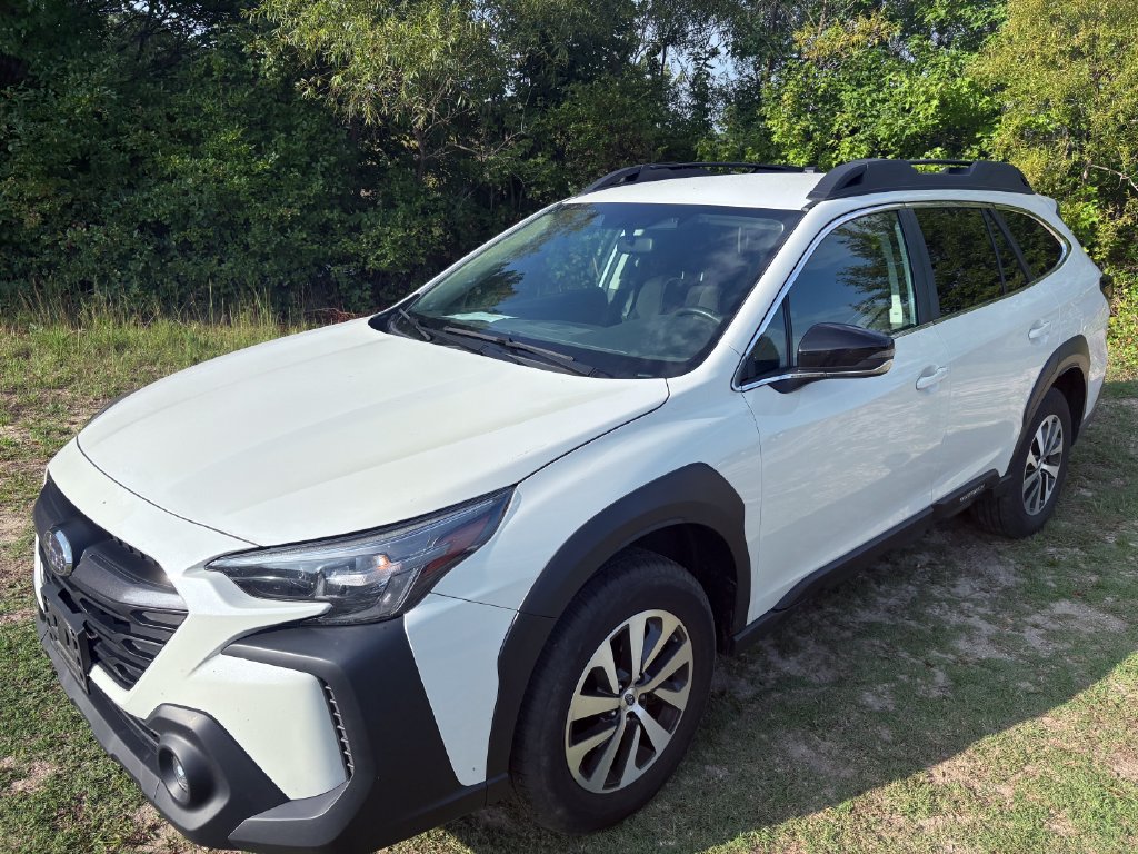 Used 2024 Subaru Outback Premium AWD/4WD image 8
