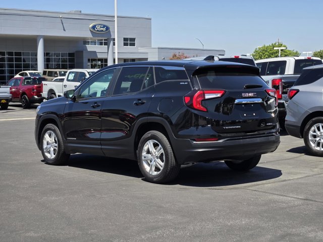 Used 2024 GMC Terrain SLE AWD/4WD image 8