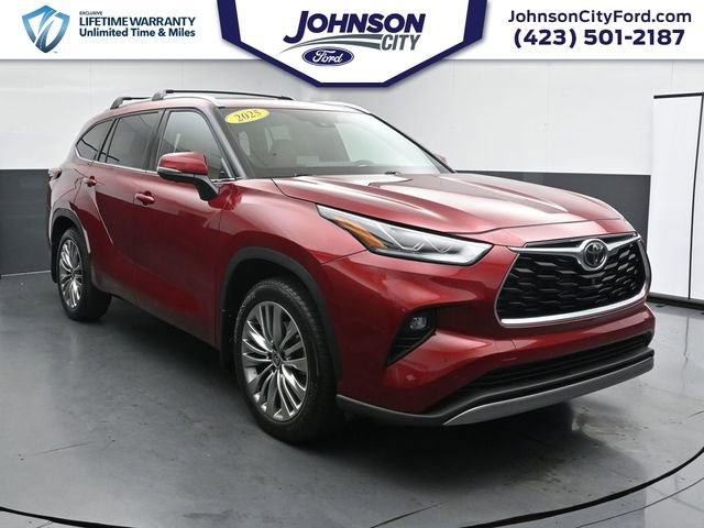 Used 2025 Toyota Highlander Platinum AWD/4WD image 1