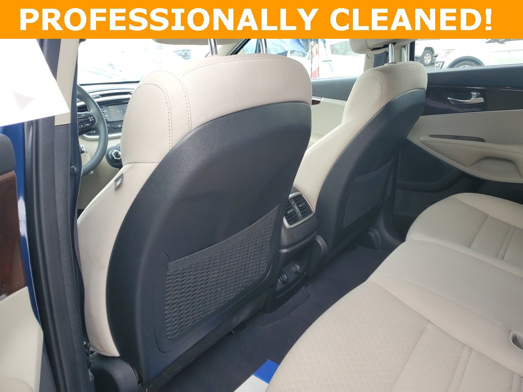 Used 2017 Kia Sorento LX image 9