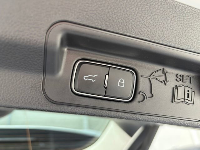 Certified 2025 Ford Explorer Active RWD image 23