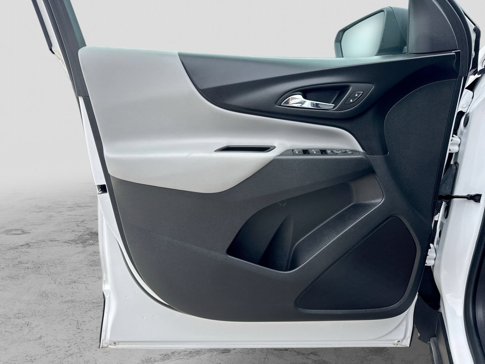 Used 2023 Chevrolet Equinox LS w/ LPO, Floor Liner Package AWD/4WD image 34