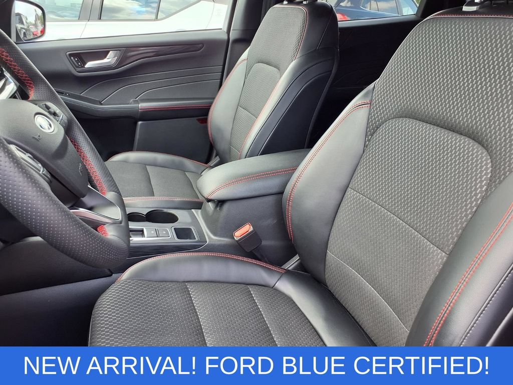 Certified 2023 Ford Escape ST-Line w/ Tech Pack #1 AWD/4WD image 3