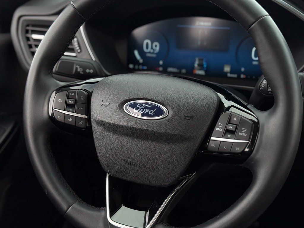 Certified 2025 Ford Escape Platinum AWD/4WD image 9
