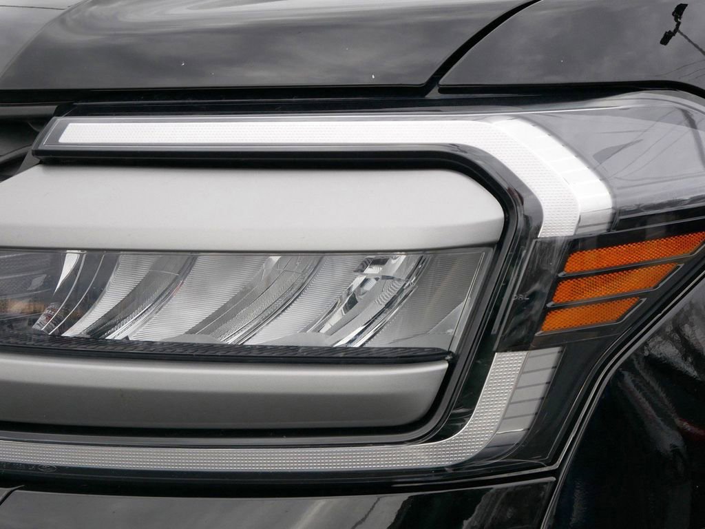 Certified 2024 Ford Expedition Max XLT image 5